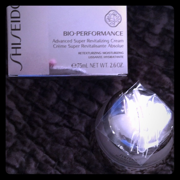 Shiseido Bio-Performanceadvanced superrevitalizing